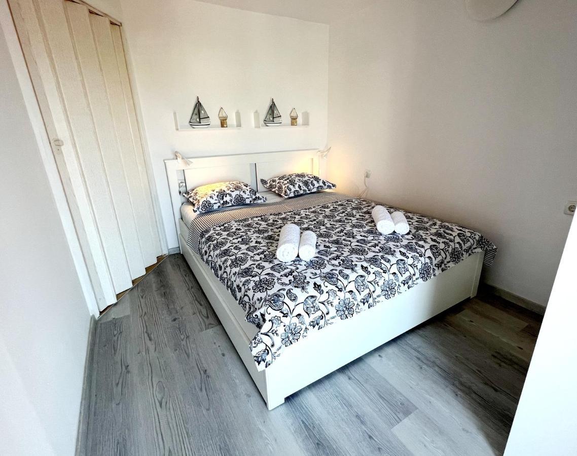 Semesterbostad Little Banjol